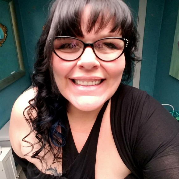 Meet your Posher, Teresa - Picture 2 of 2